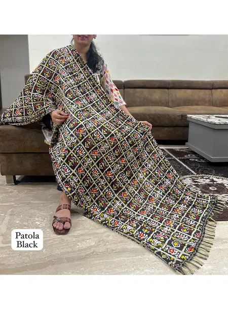 Tew Chinon Crush Patola Printed Dupatta Wholesale Market In Surat With Price